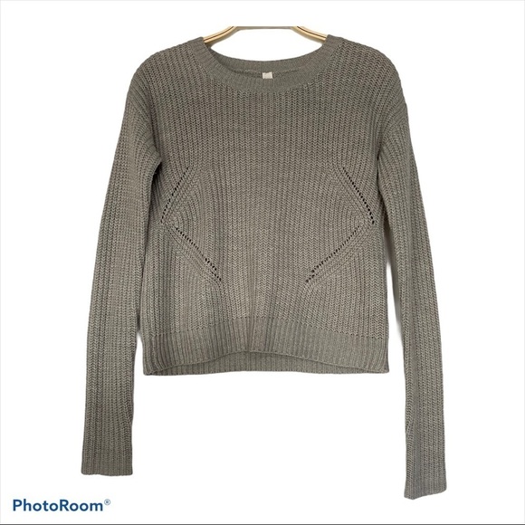 Aeropostale Knit Light Gray Long sleeves Women's Sweater - Size XS - Picture 2 of 12